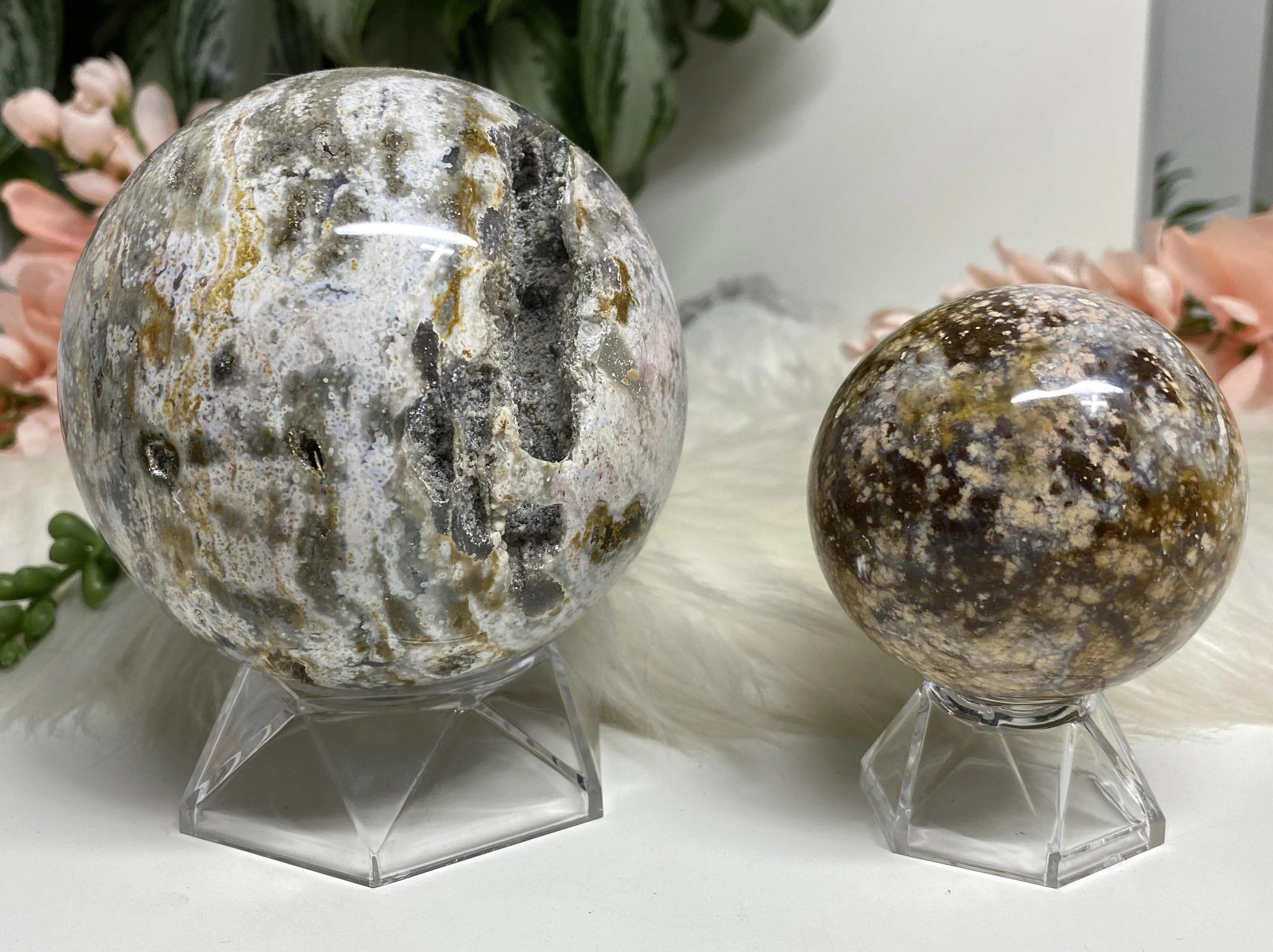 Geometric Plastic Sphere Stands