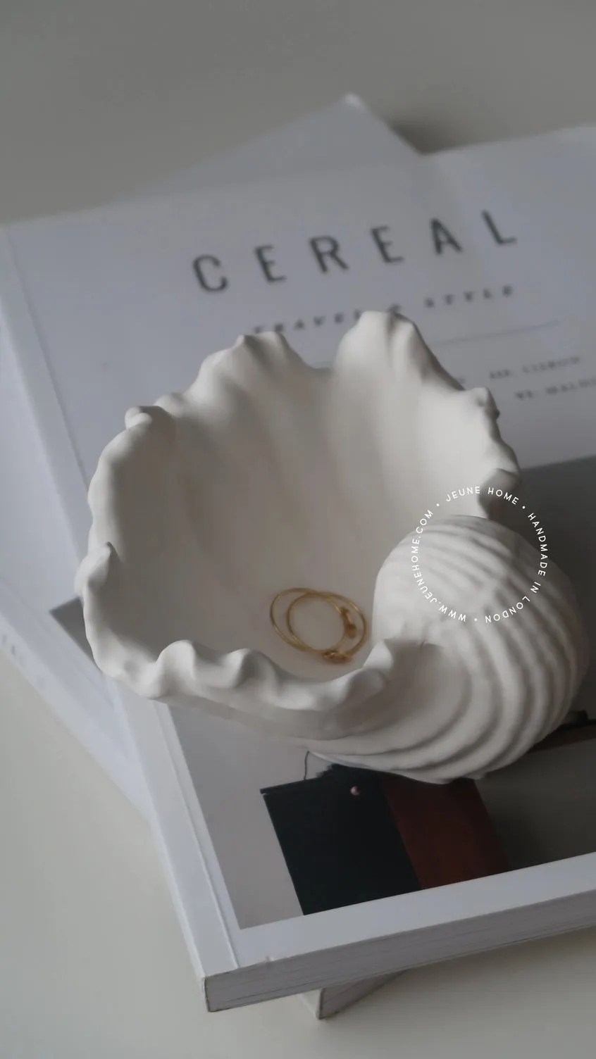 Jeune Home Elegant Shell Jewellery Dish/Ring Holder