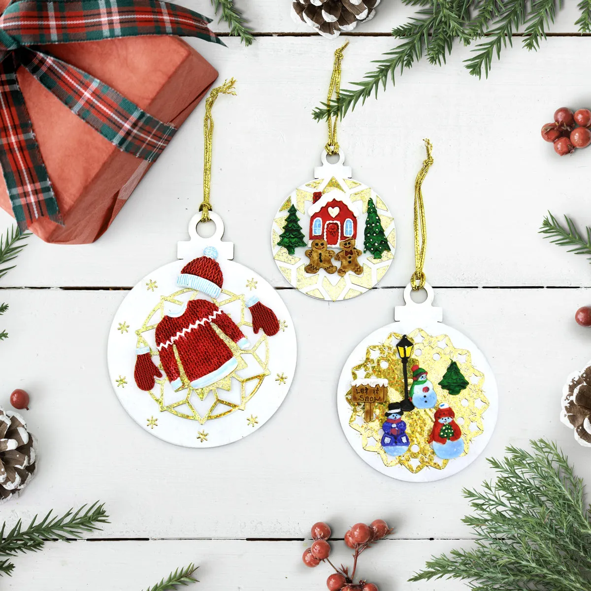 MDF Christmas Diorama Stands & Bauble Blanks