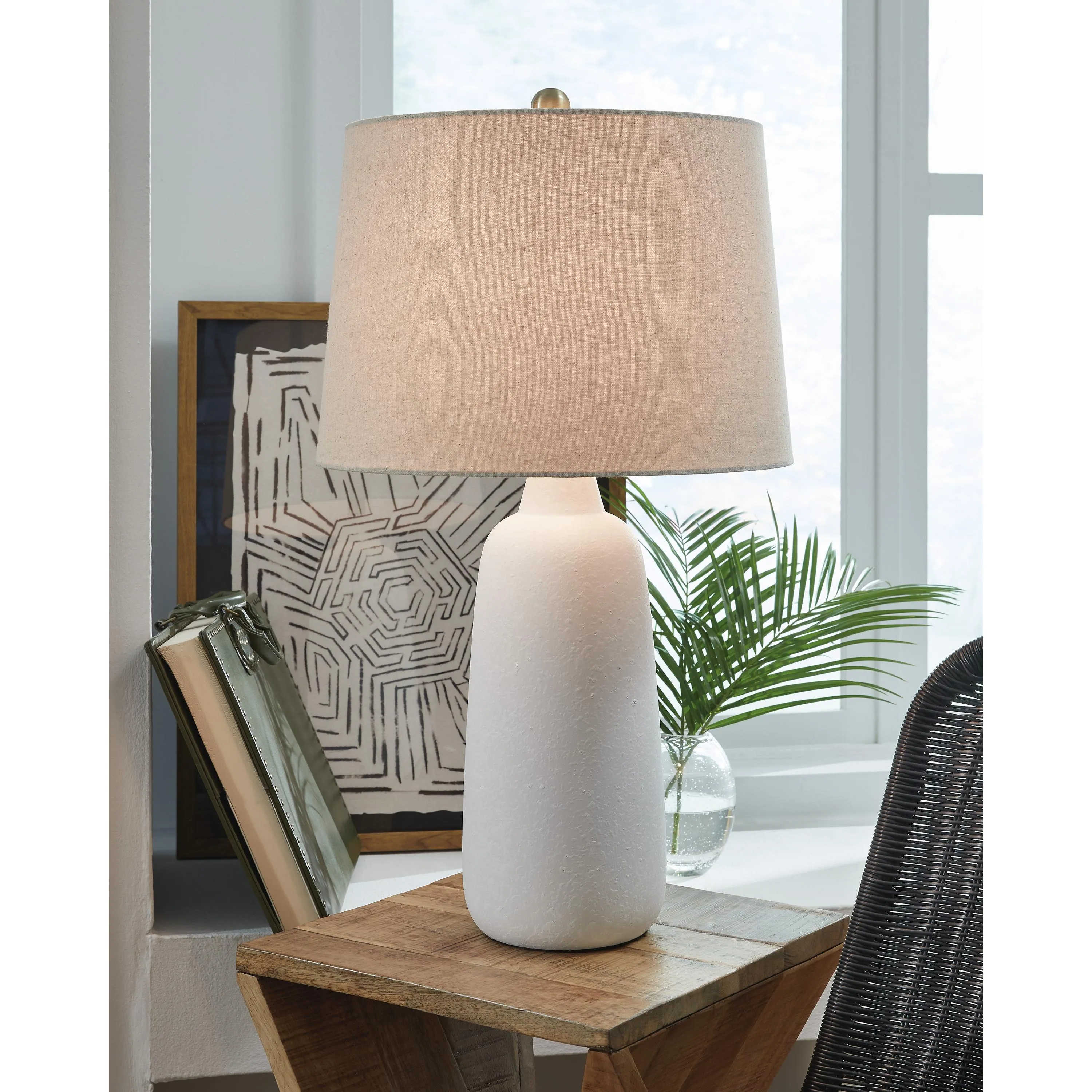 Signature Design by Ashley Avianic Table Lamp L177964